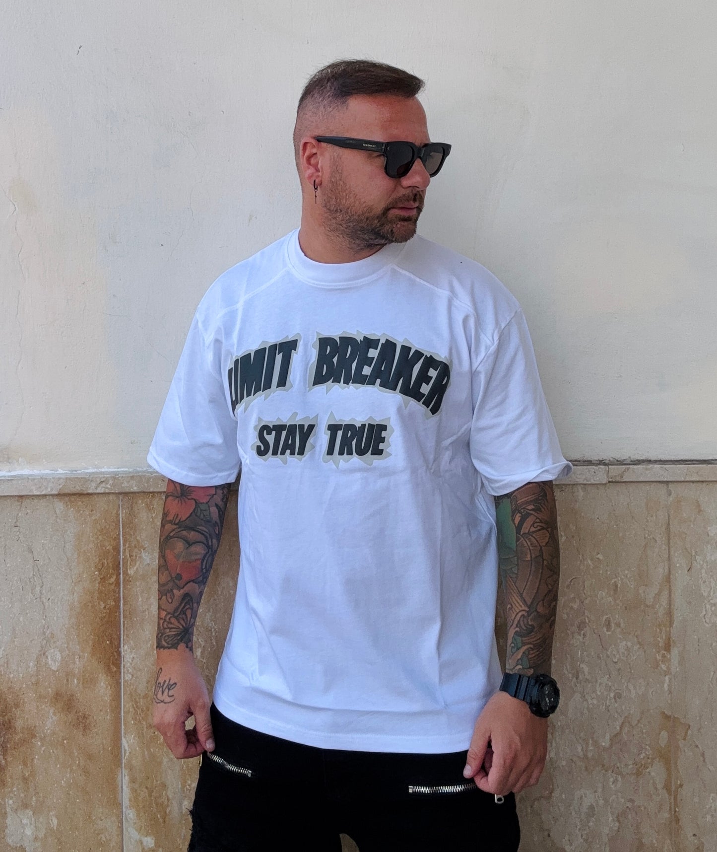 T-shirt Breaker