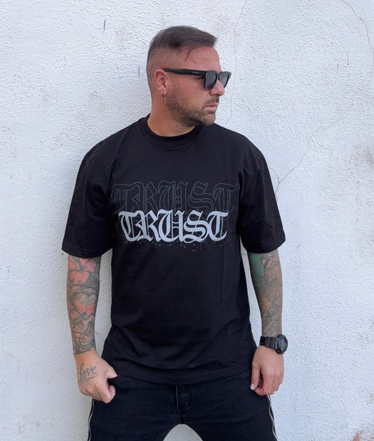 T-shirt gotic