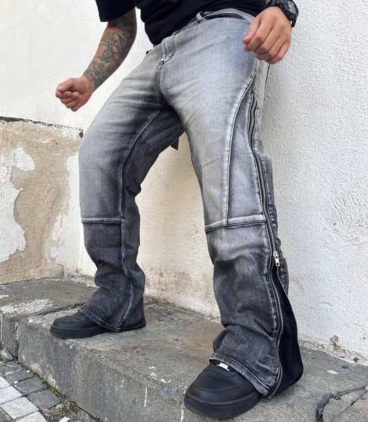 Jeans zip later 🌪️